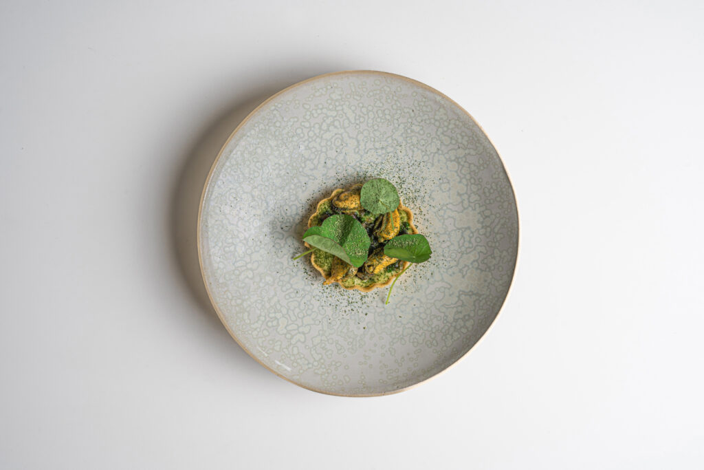Madfotografi af Elegant ret med grøntsager fra Niels Bugges Kro
